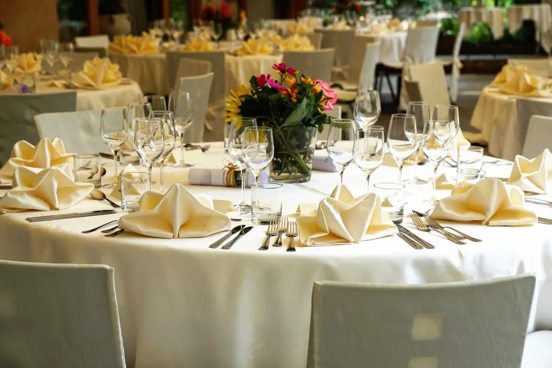 How Many Toilets Do I Need For a Wedding?